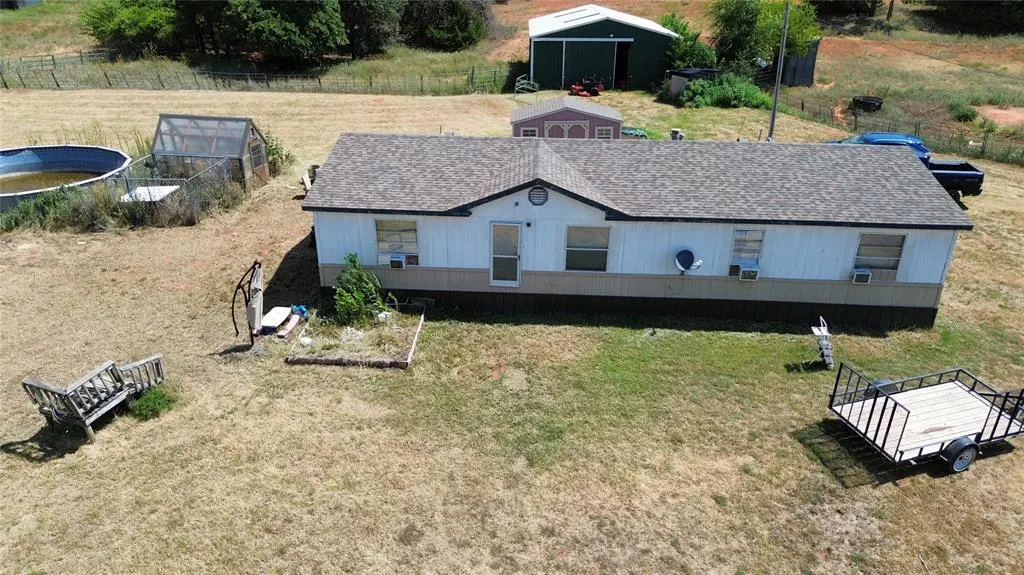 Photo 2 — 935 NE 70th Street, Blanchard, OK 73010