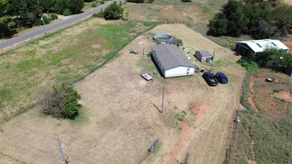 Photo 7 — 935 NE 70th Street, Blanchard, OK 73010