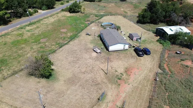 Photo 7 — 935 NE 70th Street, Blanchard, OK 73010