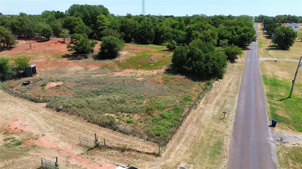 Photo 12 — 935 NE 70th Street, Blanchard, OK 73010