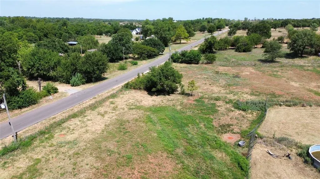 Photo 13 — 935 NE 70th Street, Blanchard, OK 73010