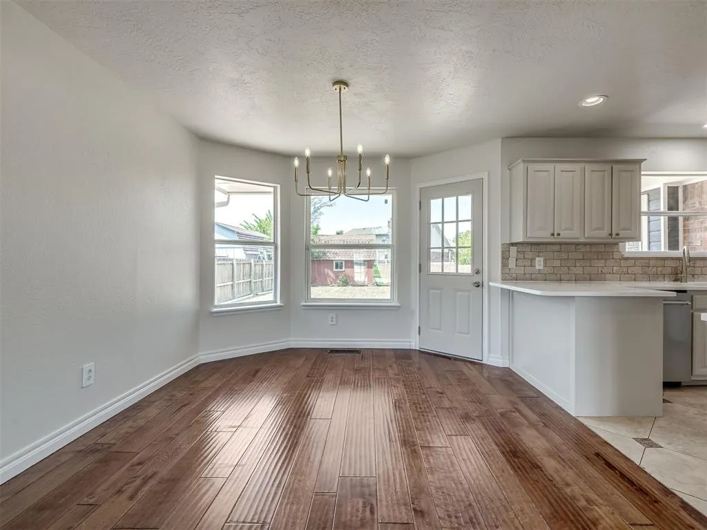 Photo 9 — 2705 E Hills Drive, Oklahoma City, OK 73160