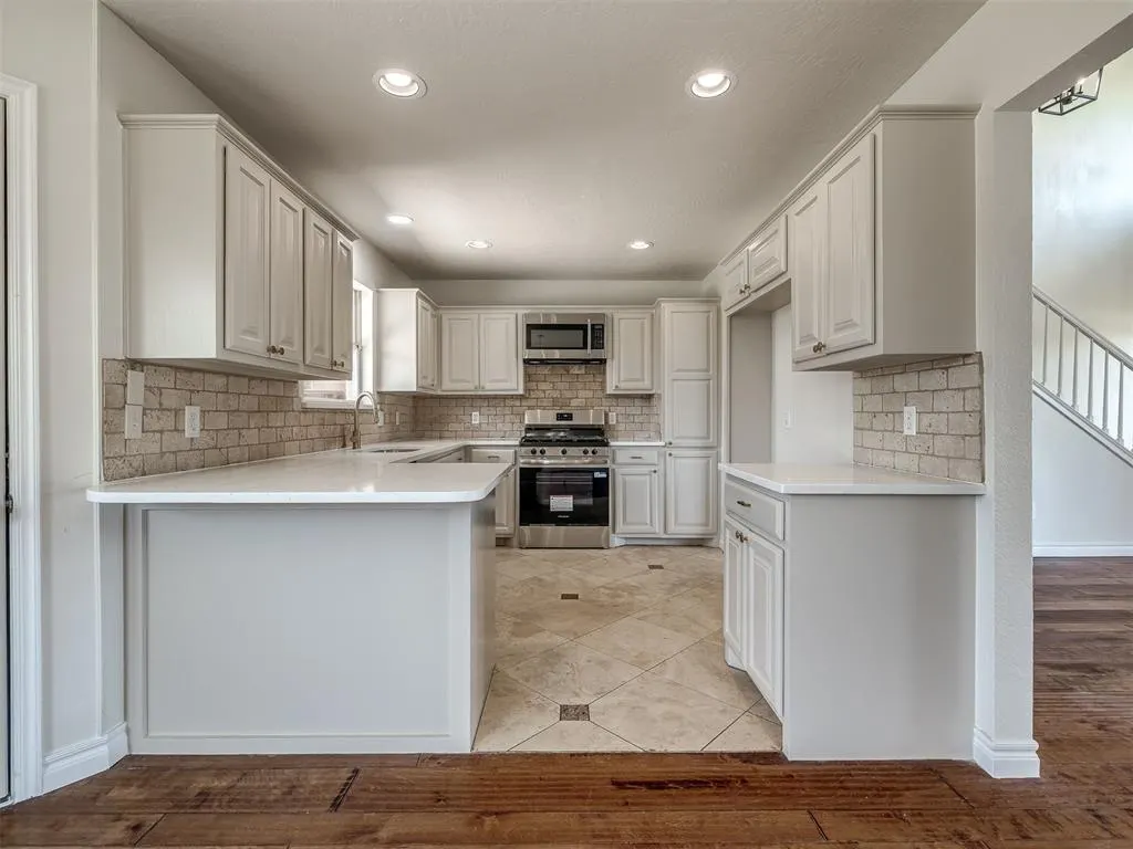 Photo 11 — 2705 E Hills Drive, Oklahoma City, OK 73160