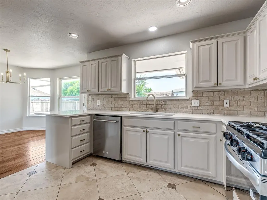 Photo 13 — 2705 E Hills Drive, Oklahoma City, OK 73160