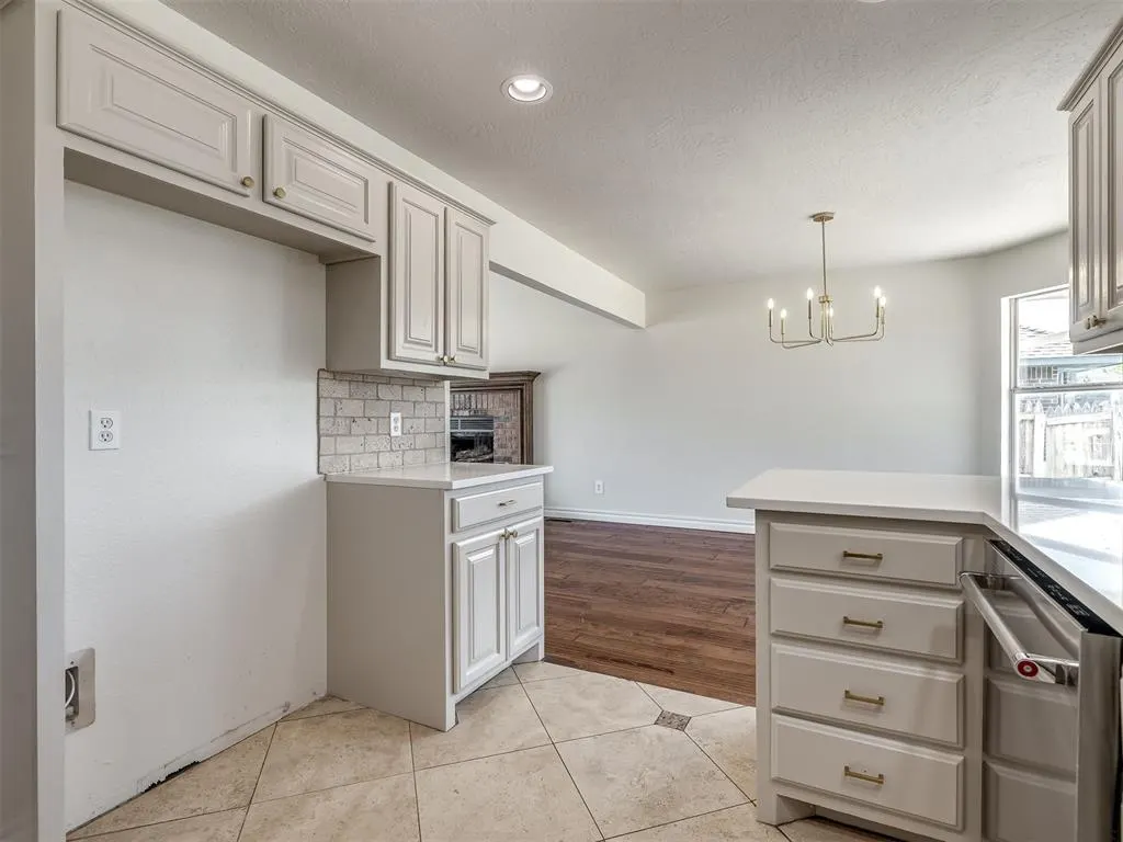 Photo 14 — 2705 E Hills Drive, Oklahoma City, OK 73160