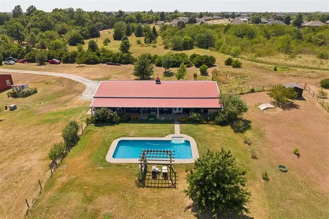 Photo 3 — 516 S Portland Avenue, Newcastle, OK 73065