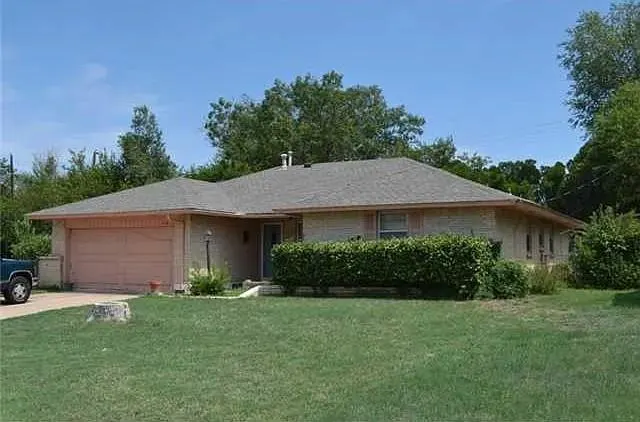 Front exterior — 4908 Fox Court, Oklahoma City, OK 73111