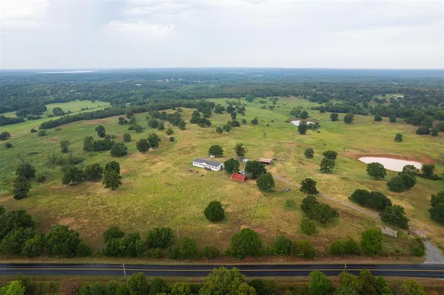 Photo 3 — E Cedar Lane Road, Norman, OK 73026