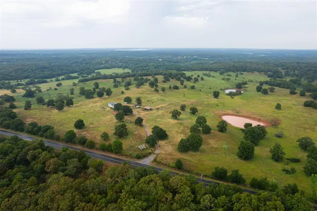Photo 4 — E Cedar Lane Road, Norman, OK 73026