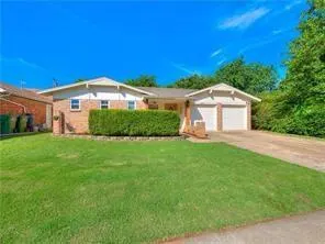 Front exterior — 218 Tanglewood Drive, Yukon, OK 73099