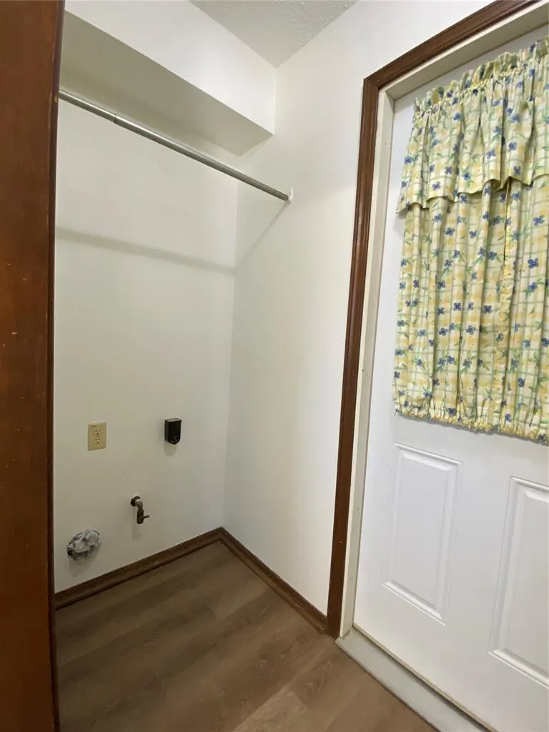 Photo 17 — 716 NW 17th Street, Moore, OK 73160