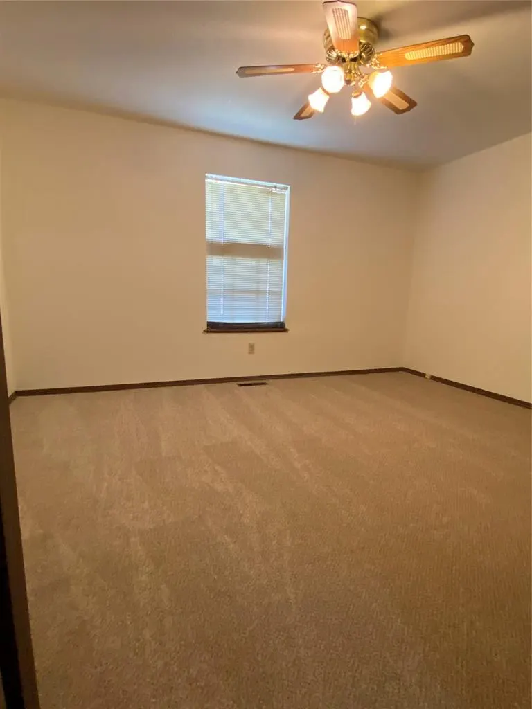 Photo 30 — 716 NW 17th Street, Moore, OK 73160