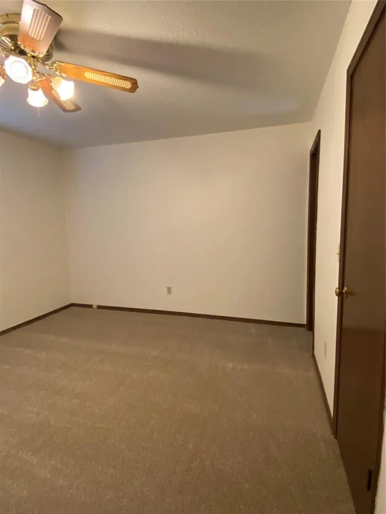 Photo 31 — 716 NW 17th Street, Moore, OK 73160