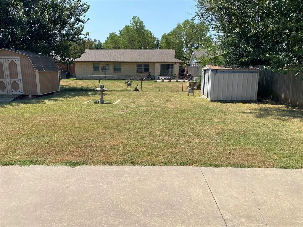 Photo 35 — 716 NW 17th Street, Moore, OK 73160