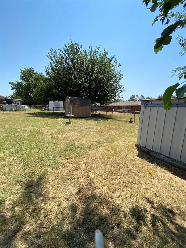 Photo 37 — 716 NW 17th Street, Moore, OK 73160