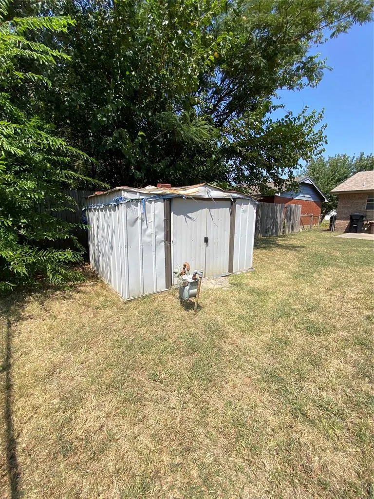 Photo 39 — 716 NW 17th Street, Moore, OK 73160