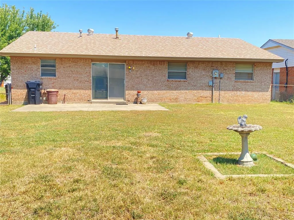 Photo 41 — 716 NW 17th Street, Moore, OK 73160