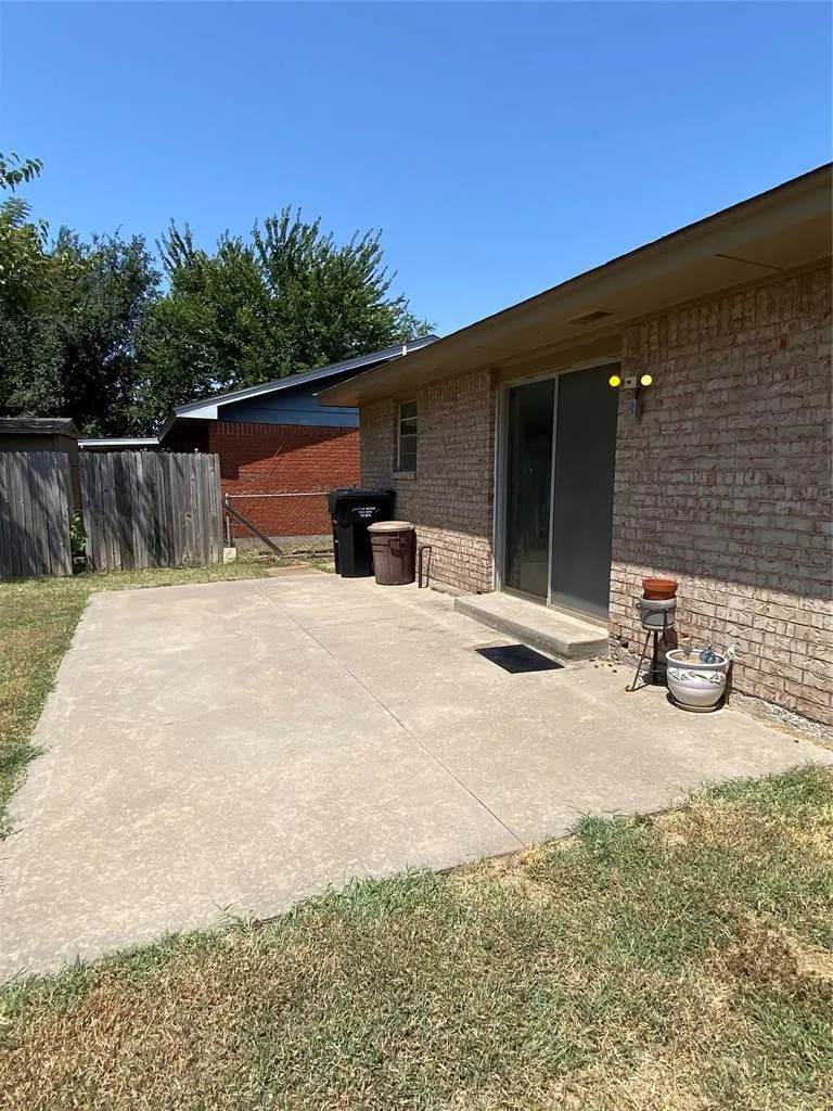 Photo 43 — 716 NW 17th Street, Moore, OK 73160