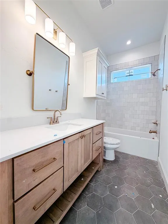 Photo 4 — 1925 Parkwood Avenue, Edmond, OK 73034