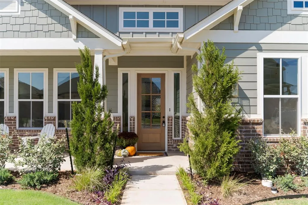 Photo 2 — 1925 Parkwood Avenue, Edmond, OK 73034