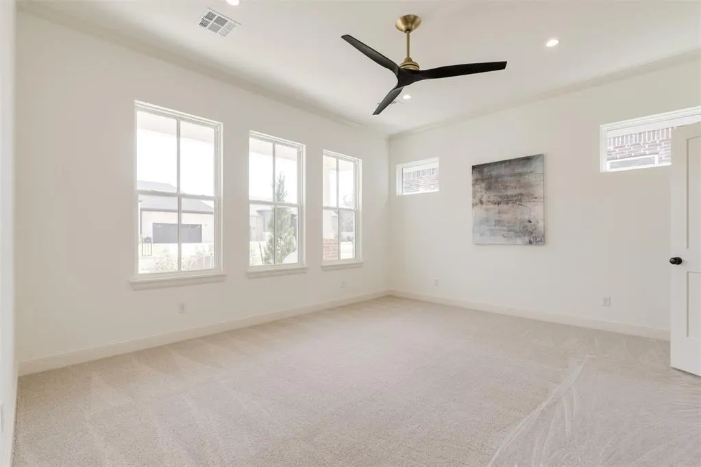 Photo 9 — 1925 Parkwood Avenue, Edmond, OK 73034