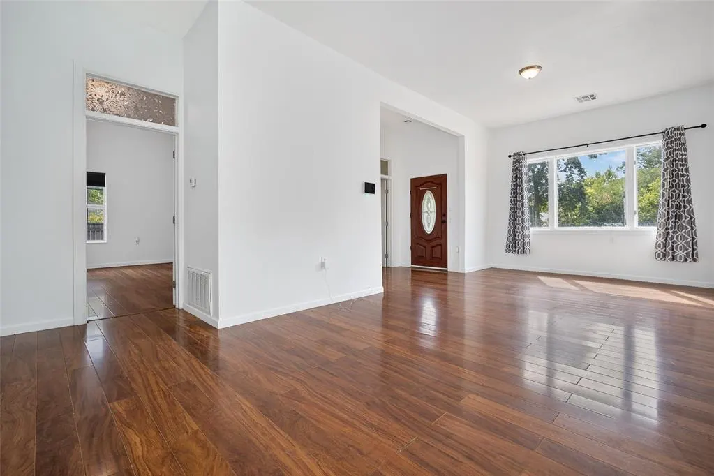 Photo 4 — 623 S 8th Street, Chickasha, OK 73018