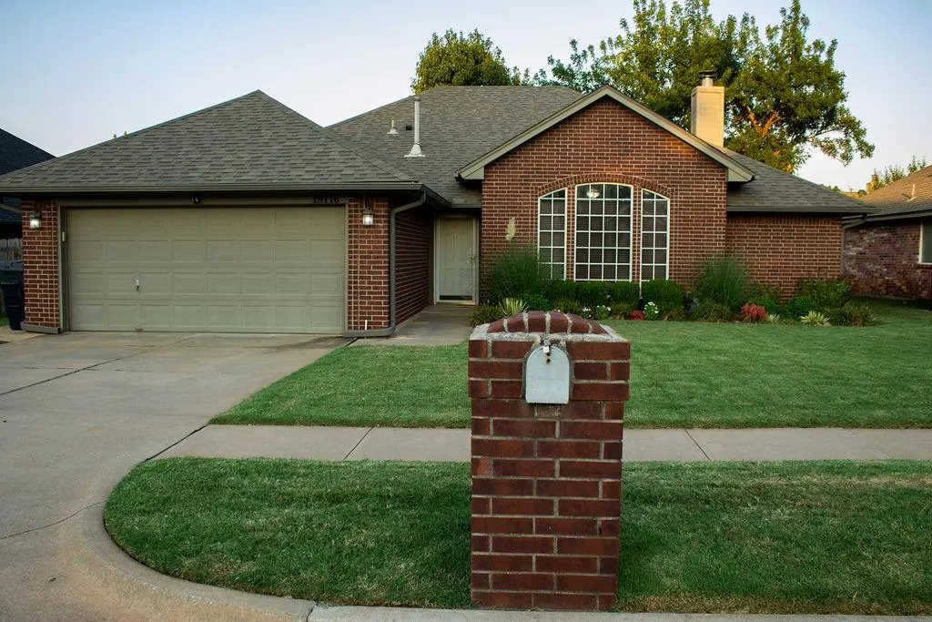 Front exterior — 18116 Chestnut Oak Drive, Edmond, OK 73012
