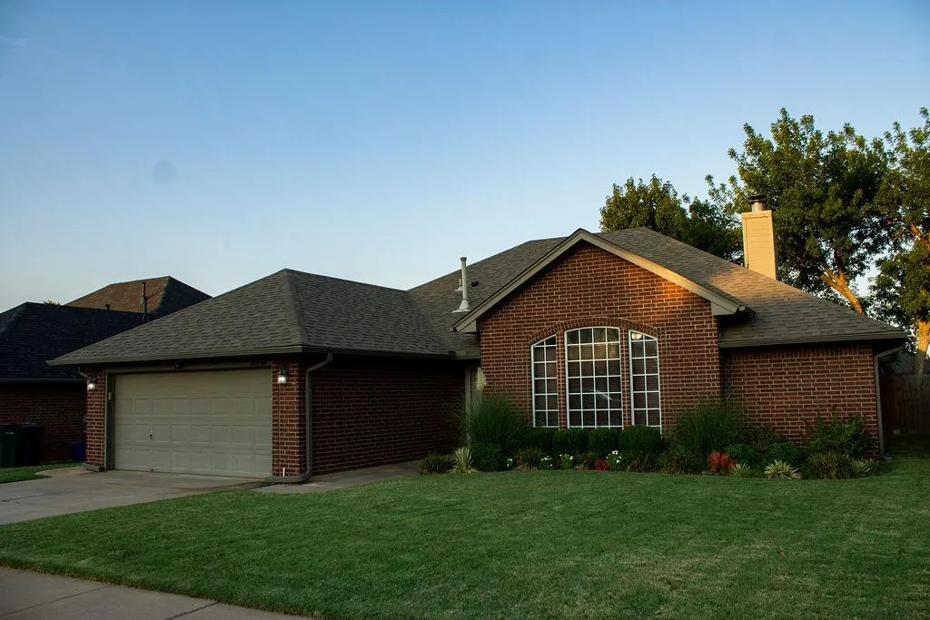 Photo 2 — 18116 Chestnut Oak Drive, Edmond, OK 73012