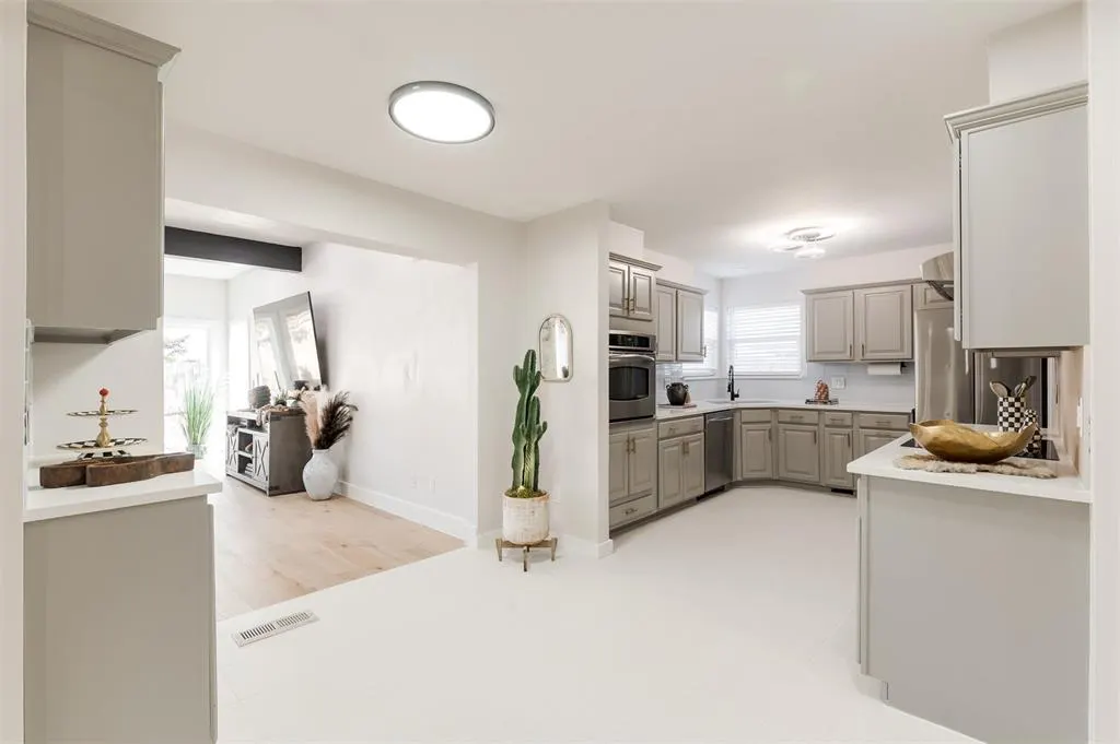 Photo 14 — 12213 Greystone Terrace, Oklahoma City, OK 73120