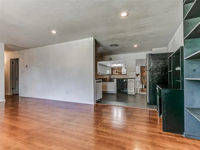 Photo 8 — 925 W Creek Street, Lindsay, OK 73052