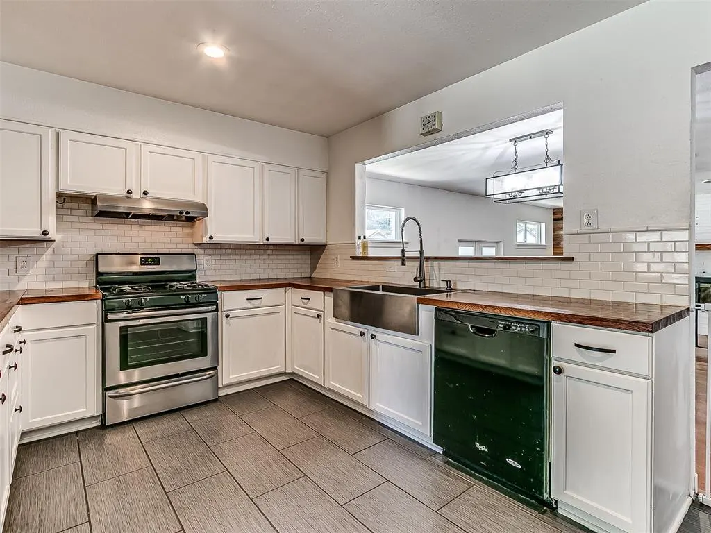 Photo 9 — 925 W Creek Street, Lindsay, OK 73052