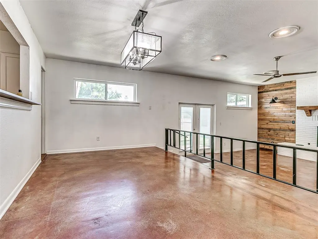 Photo 14 — 925 W Creek Street, Lindsay, OK 73052
