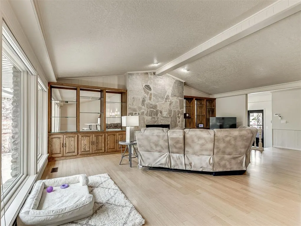 Photo 8 — 10 Rustic Hills Street, Norman, OK 73072