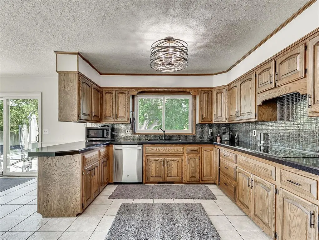 Photo 19 — 10 Rustic Hills Street, Norman, OK 73072