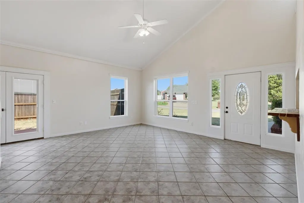 Photo 3 — 2302 Oakridge Drive, Purcell, OK 73080