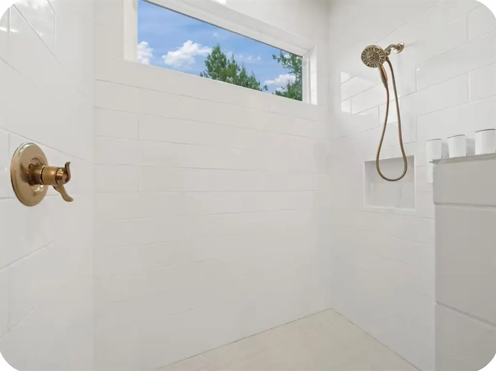 Photo 10 — 242 TWISTED VINE Court, Broken Bow, OK 74728