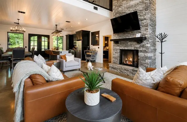 Photo 6 — 370 OAK STONE Lane, Broken Bow, OK 74728