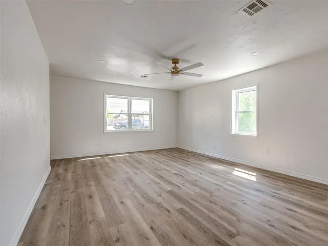 Photo 8 — 1433 SW 34th Street, Oklahoma City, OK 73119