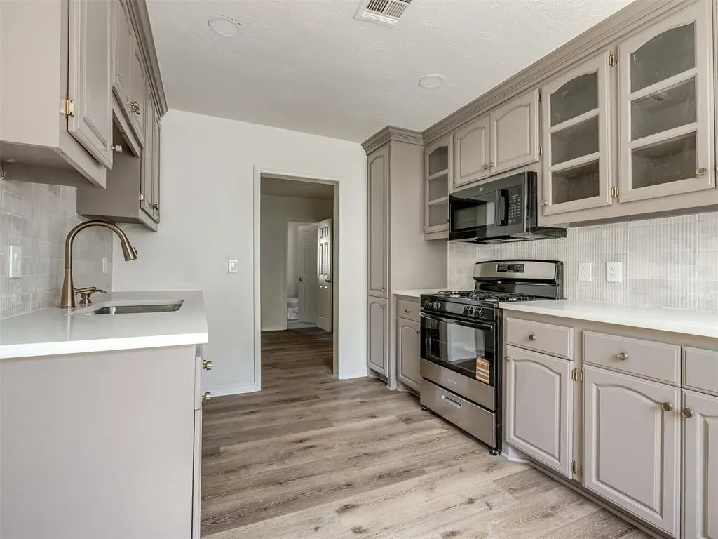 Photo 12 — 1433 SW 34th Street, Oklahoma City, OK 73119