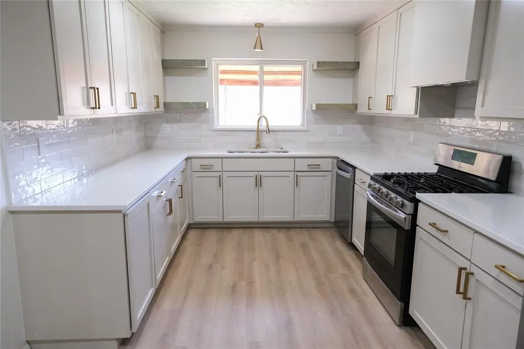 Photo 4 — 621 Reeves Court, Oklahoma City, OK 73122