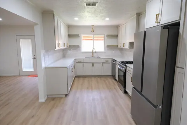 Photo 6 — 621 Reeves Court, Oklahoma City, OK 73122
