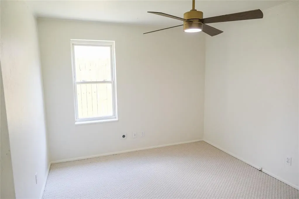 Photo 14 — 621 Reeves Court, Oklahoma City, OK 73122