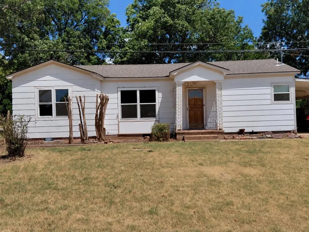 Front exterior — 701 S Main Street, Grandfield, OK 73546