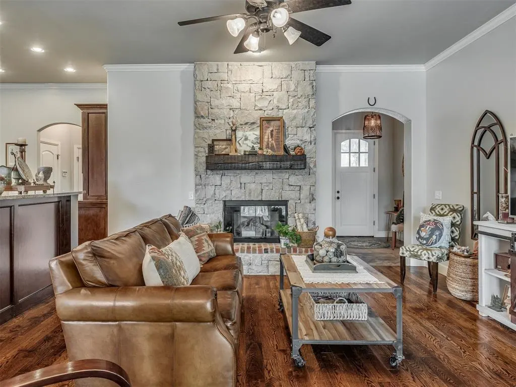 Photo 10 — 312 Evie Place, Moore, OK 73160