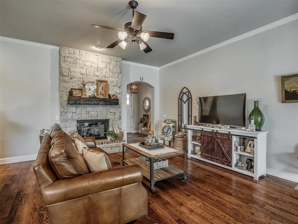 Photo 11 — 312 Evie Place, Moore, OK 73160