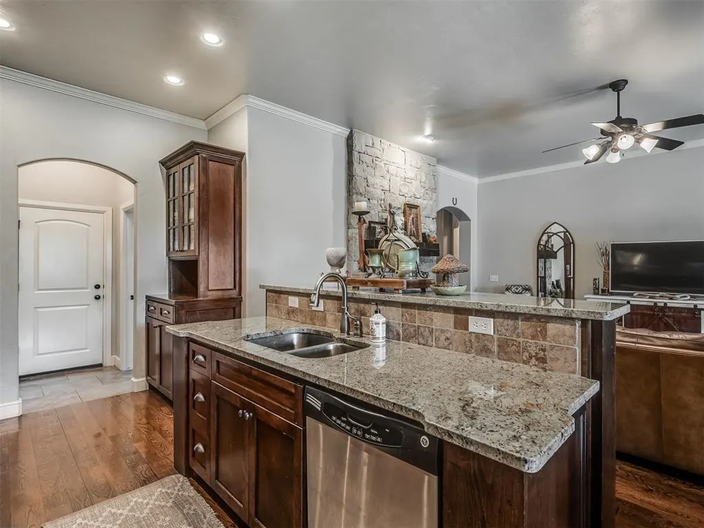Photo 13 — 312 Evie Place, Moore, OK 73160