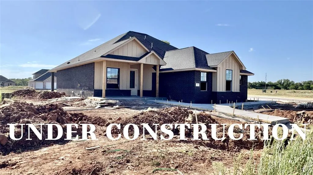 Photo 4 — 16001 Navarra Way, Oklahoma City, OK 73170