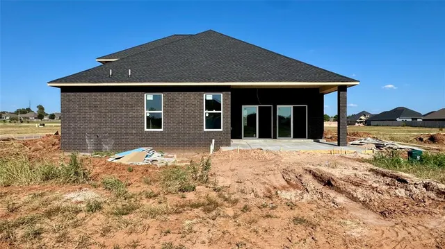 Photo 7 — 16001 Navarra Way, Oklahoma City, OK 73170