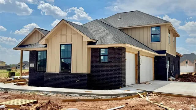 Photo 2 — 16001 Navarra Way, Oklahoma City, OK 73170