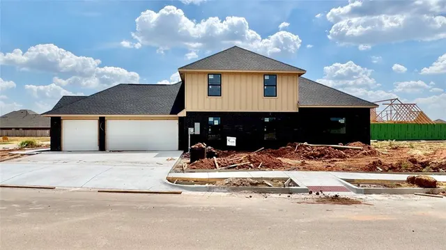 Photo 3 — 16001 Navarra Way, Oklahoma City, OK 73170